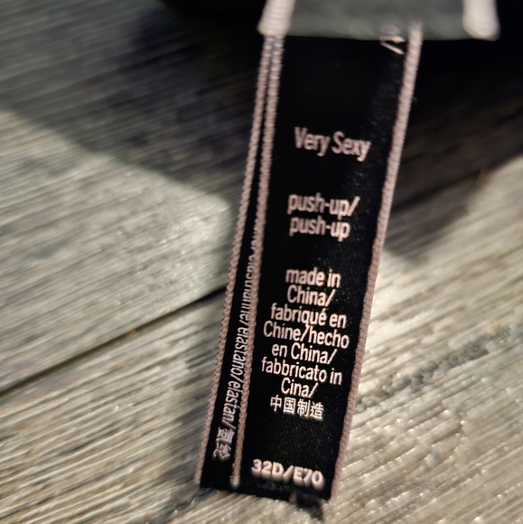 Victoria's Secret Very Sexy Bra - Picture 4 of 5